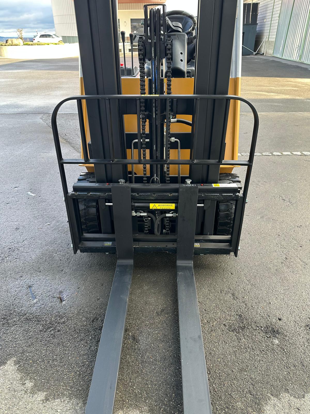 CPE 25 Li Elektrostapler – 2.5 Tonnen Lithium-Ionen Gabelstapler